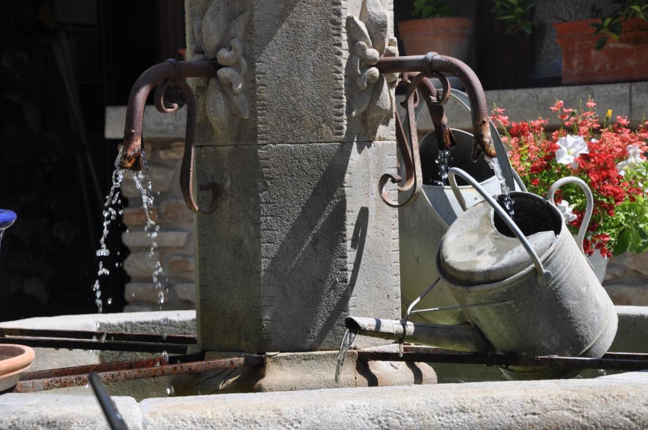 La Figuiere Fontaine De Vaucluse Acomodação com café da manhã Exterior foto