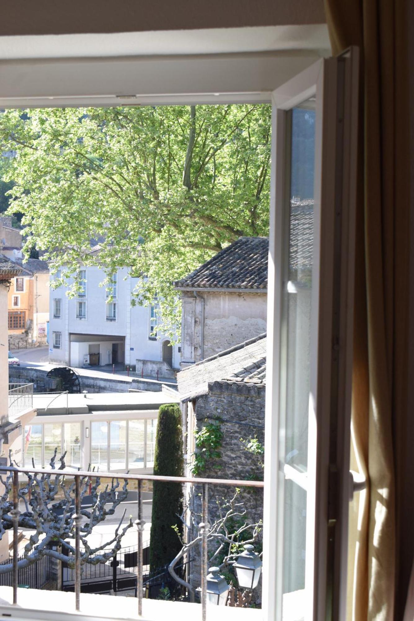 La Figuiere Fontaine De Vaucluse Acomodação com café da manhã Exterior foto